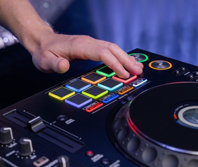 alphatheta xdj az performance controls and dj effects interface